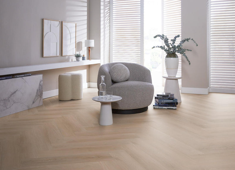 Staal van Ambiant Spigato Navaro Dark oak | Visgraat Klik PVC