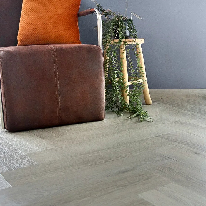 Grijs eiken, betonlook of visgraat: welke grijze pvc vloer kies je?