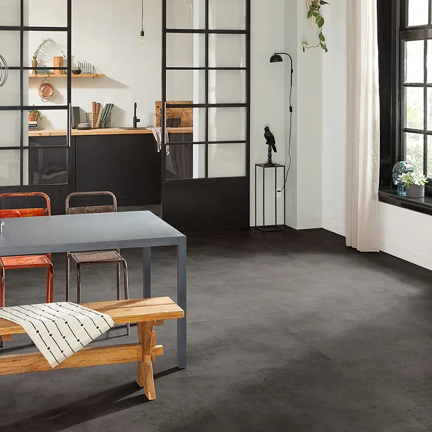 Betonlook pvc of een gietvloer, wat past bij jouw huis?