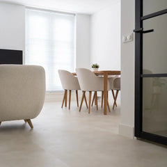 Welke deuren passen bij een beige PVC vloer?