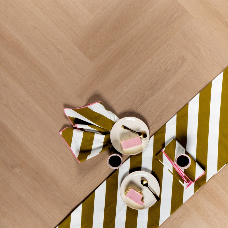 Staal van Brede Visgraat Tompouce | Douwes Dekker | Klik PVC