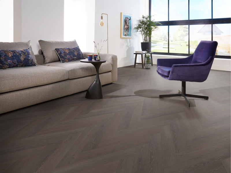 Staal van VT Wonen Herringbone Charcoal | Visgraat Klik PVC