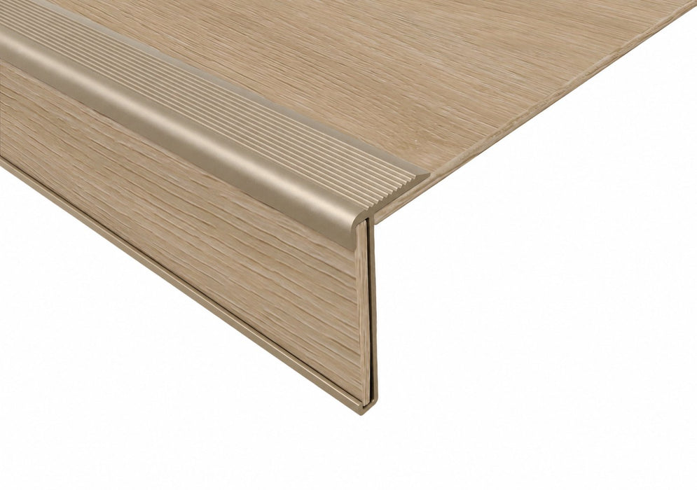 Vivafloors PVC Traprenovatie - 7230 Eiken - Perspectief trapneus