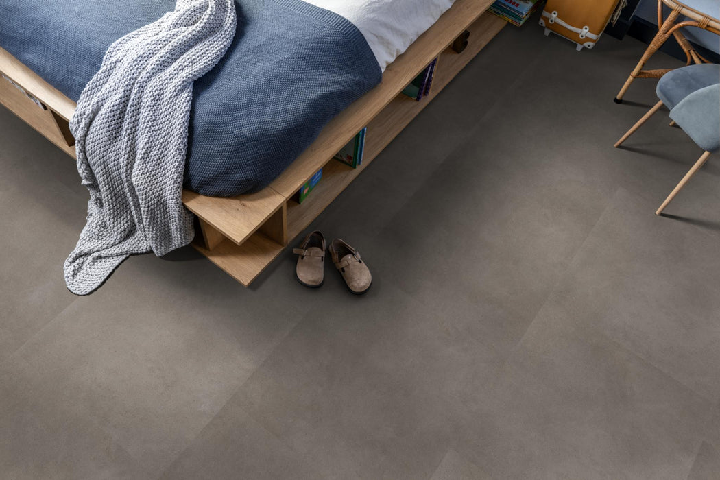 Ambiant Baroso Taupe | Tegel 60 x 60  Plak PVC dryback
