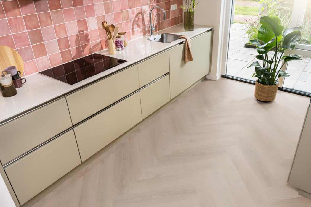 Ambiant Spigato Navaro Dark oak | Visgraat Klik PVC