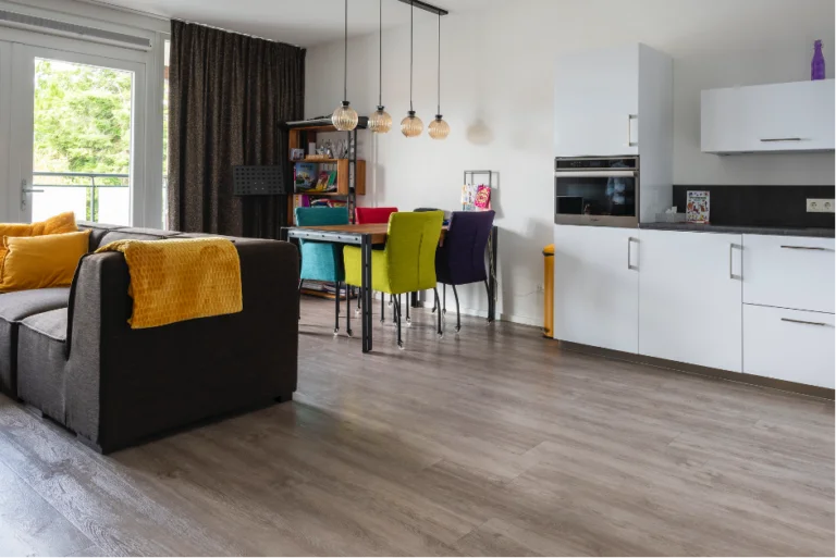 Sense GE25 | Wood Grey White Oak | Click PVC Rigid | sfeerbeeld 2