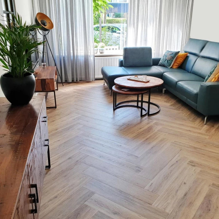 Ambitieus Kaneel Visgraat | Douwes Dekker | Plak PVC Dryback